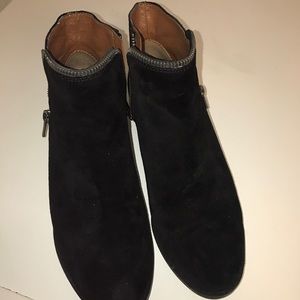 Suede Lucky brand ankle boots